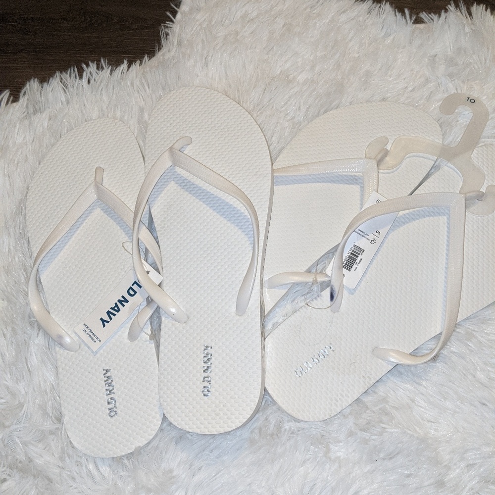 LOT of Old Navy white flip flop sandal, size 10